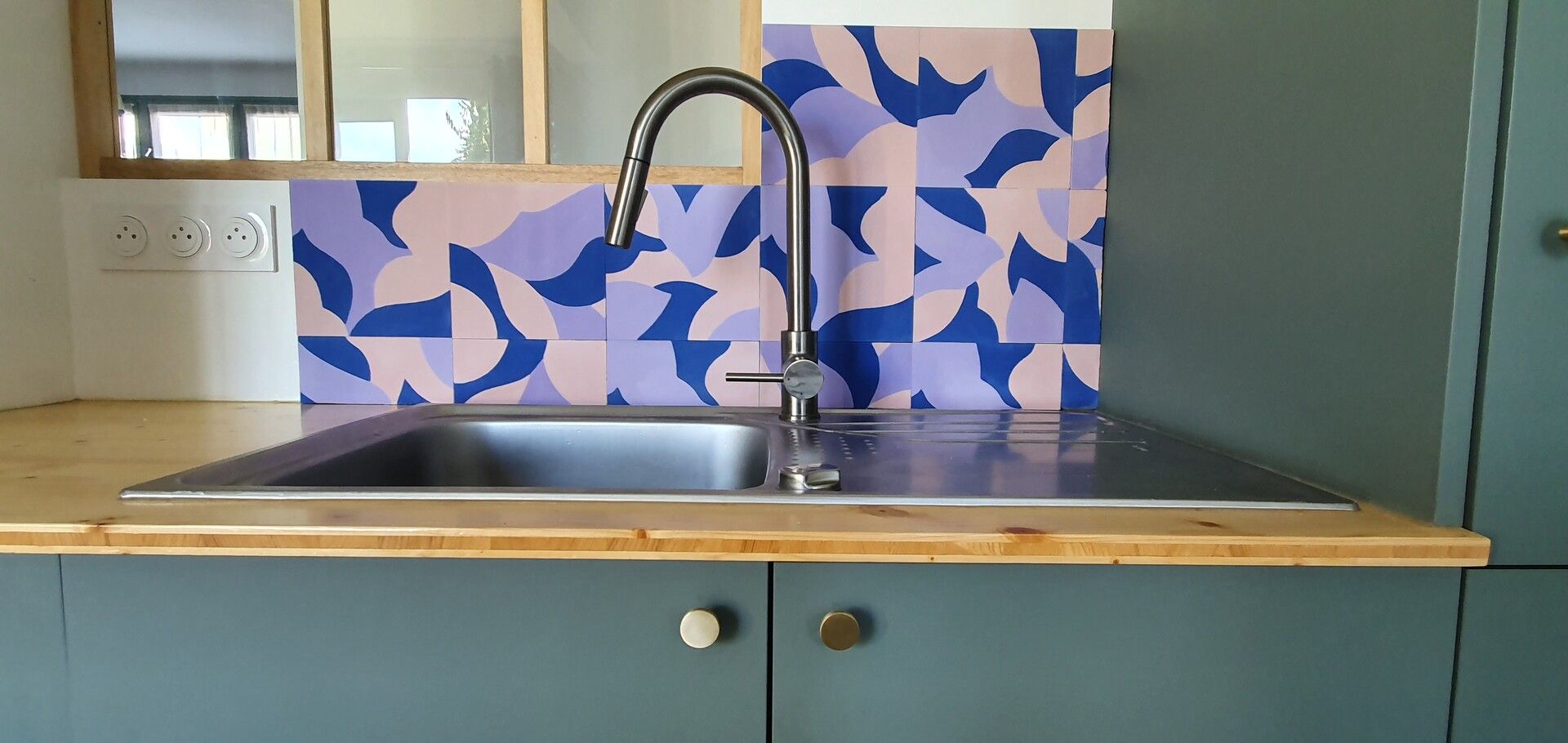 cement tile backsplash blue purple geometric minimalist ddv6 cesar bazaar — carreaux de ciment