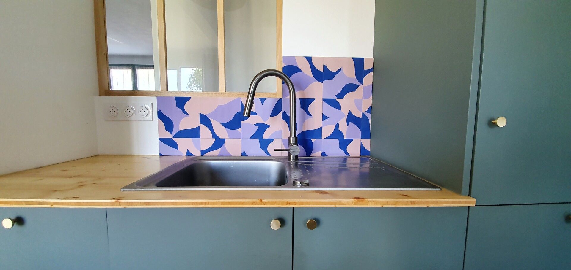 cement tile backsplash geometric blue minimalist 8atu cesar bazaar — carreaux de ciment
